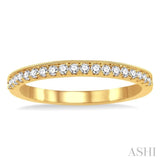 1/4 ctw Round Cut Diamond Wedding Band in 14K Yellow Gold